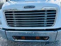 2011  FREIGHTLINER  M2 106  Mechanics Truck