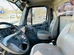 2011  FREIGHTLINER  M2 106  Mechanics Truck
