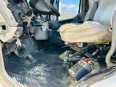 2011  FREIGHTLINER  M2 106  Mechanics Truck