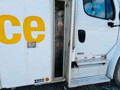 2011  FREIGHTLINER  M2 106  Mechanics Truck