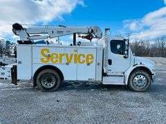 2011  FREIGHTLINER  M2 106  Mechanics Truck