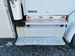 2011  FREIGHTLINER  M2 106  Mechanics Truck