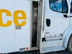 2011  FREIGHTLINER  M2 106  Mechanics Truck