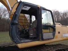 2004  John Deere  230C LC  Hydraulic Excavator