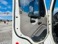 2011  FREIGHTLINER  M2 106  Mechanics Truck