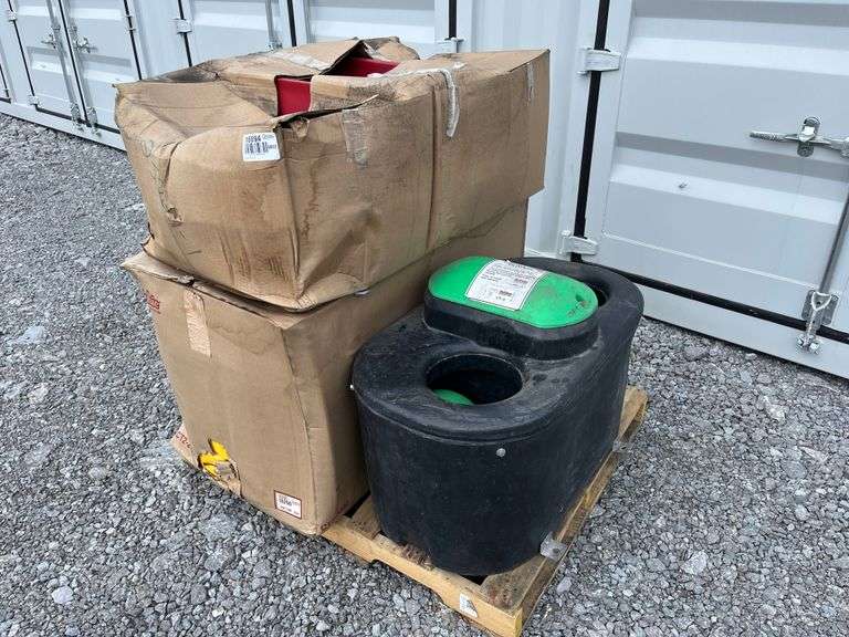 UNUSED (3) RITCHIE & BEHLEN COUNTRY Self Watering Livestock Troughs