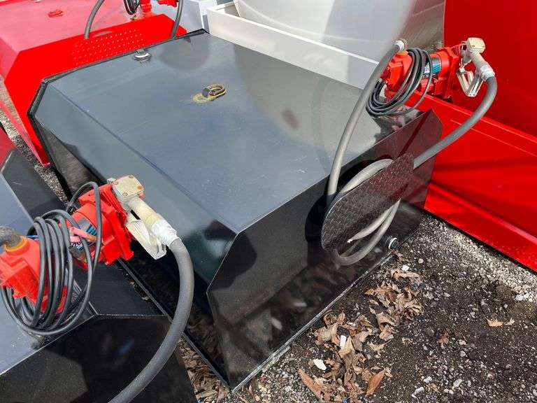 (NEW) 300 Gal. Fuel Tank w/ 12V DC Pump