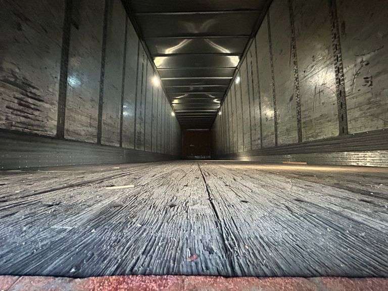 2005 Wabash Dvcvhpc 48 Ft X 102 T/A Van Trailer