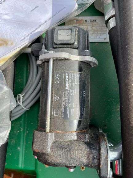 (NEW) AM- TANK / 58 Gal. Poly Fuel Tank w/ 12V DC Pump