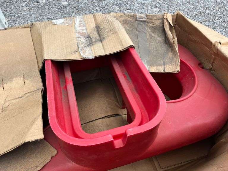 UNUSED (3) RITCHIE & BEHLEN COUNTRY Self Watering Livestock Troughs