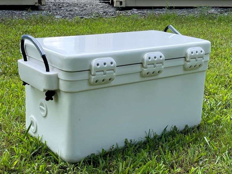 NEW ICEY-TEK 55 Qt. White Cooler