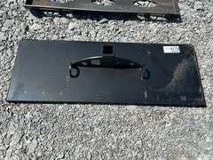 New Heavy Duty ½ Moon gusseted Skid Steer Receiver Hitch with Chain Hook Holders Attachment