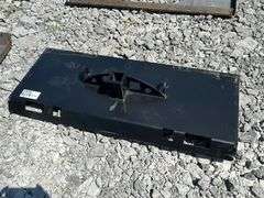New Heavy Duty ½ Moon gusseted Skid Steer Receiver Hitch with Chain Hook Holders Attachment