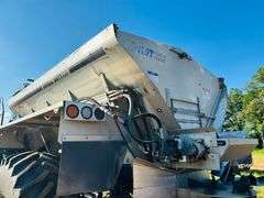 2017  GVM  Prowler E330  Spreader Truck