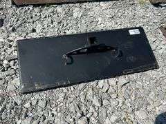 New Heavy Duty ½ Moon gusseted Skid Steer Receiver Hitch with Chain Hook Holders Attachment