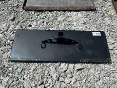 New Heavy Duty ½ Moon gusseted Skid Steer Receiver Hitch with Chain Hook Holders Attachment