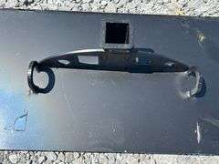 New Heavy Duty ½ Moon gusseted Skid Steer Receiver Hitch with Chain Hook Holders Attachment
