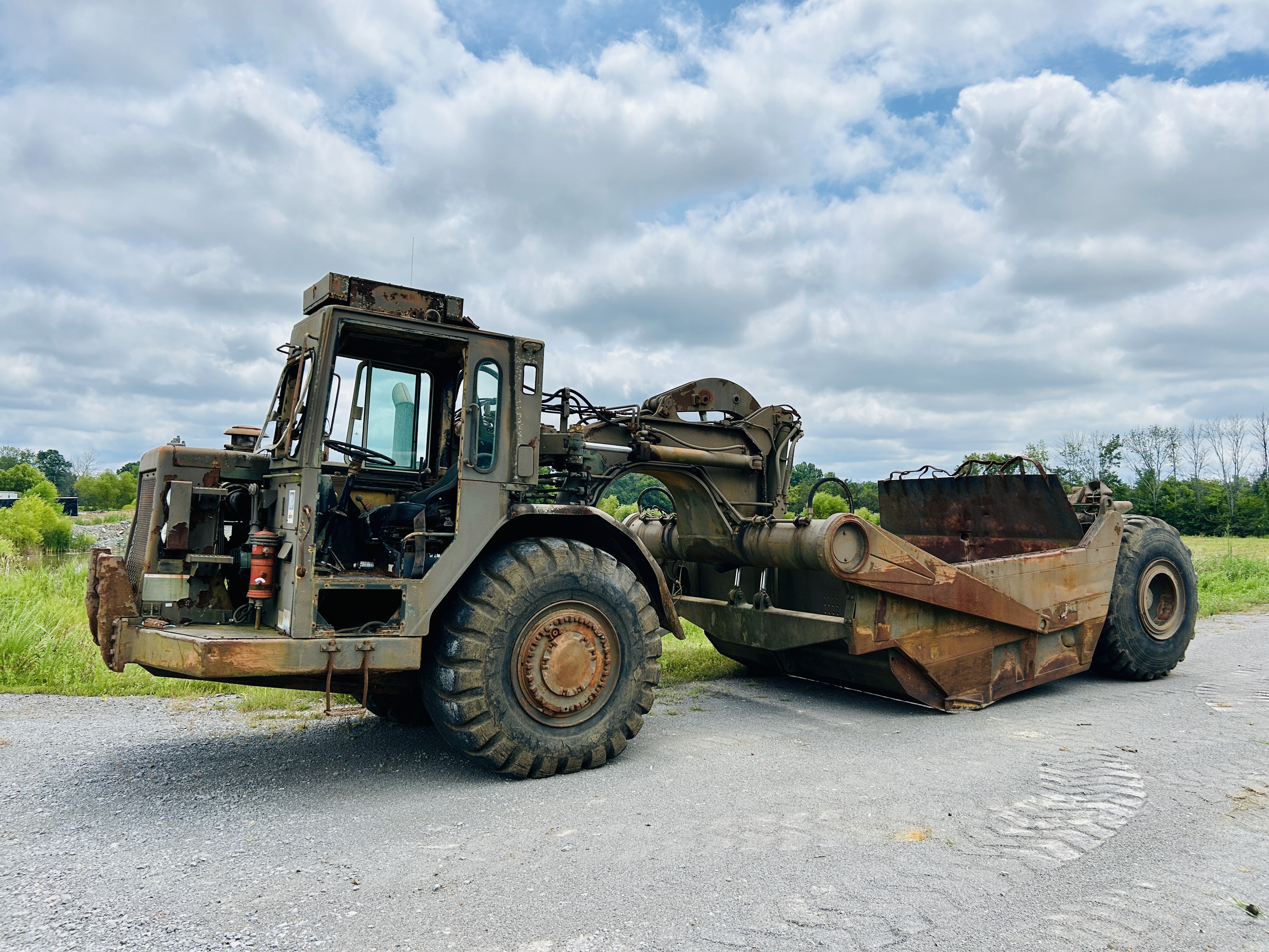 0 Caterpillar 621B Motor Scraper