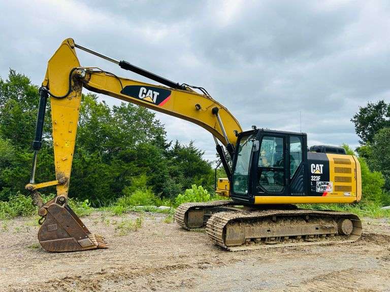 2015  CAT  323F  Hydraulic Excavator
