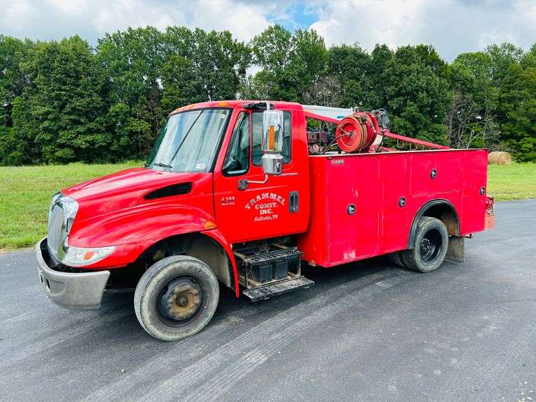2002  INTERNATIONAL  4300  S/A  Mechanics Truck