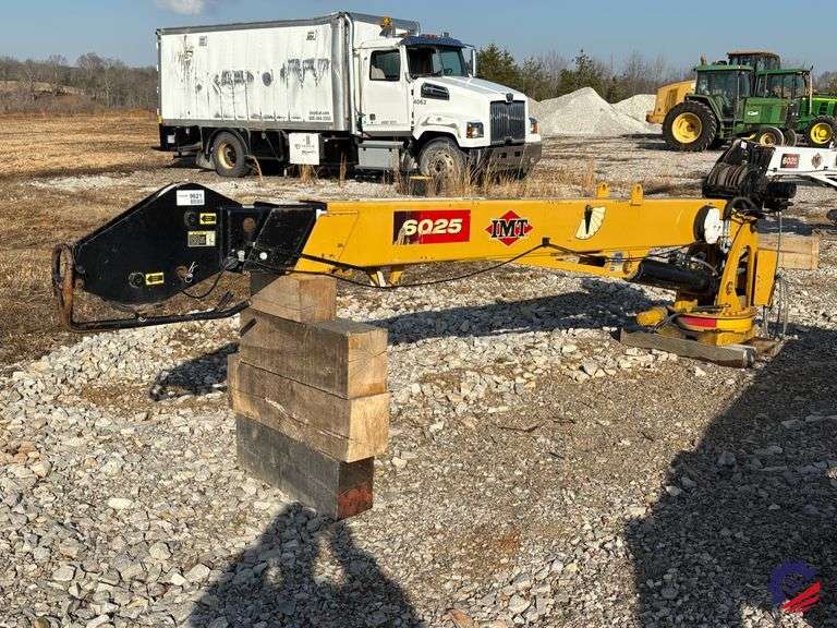 IMT 6025 10.5K Mechanics Truck Crane