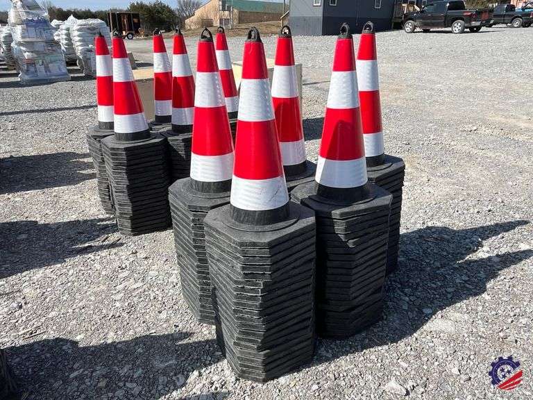 NEW 2025 SDLANCH Lot of 100 Traffic Safety Cones