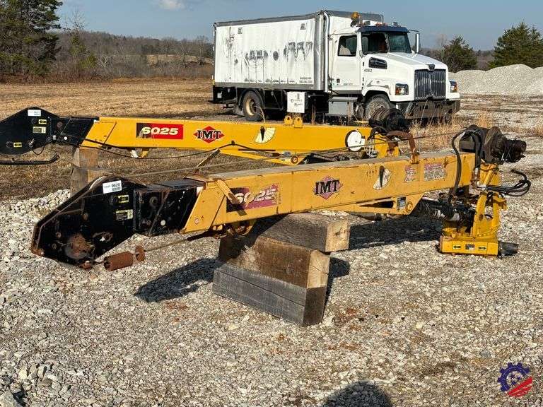 IMT 6025 10.5K Mechanics Truck Crane