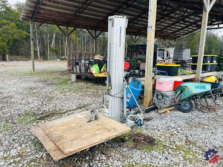 Genie SLC-24 Superlift Contractor Lift