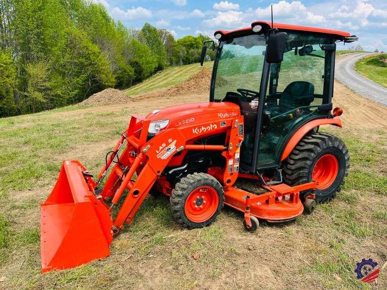 2022 Kubota LX2610HSD Farm Tractor