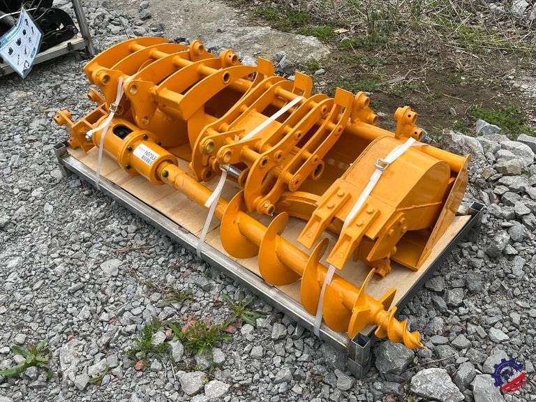 Unused 2026 FUTURE  QTY (8) CAT 301 Excavator Attachment