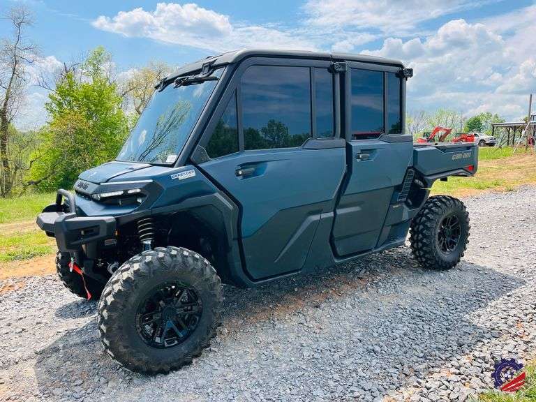 2026 CAN-AM Defender Limited HD11 Triple
