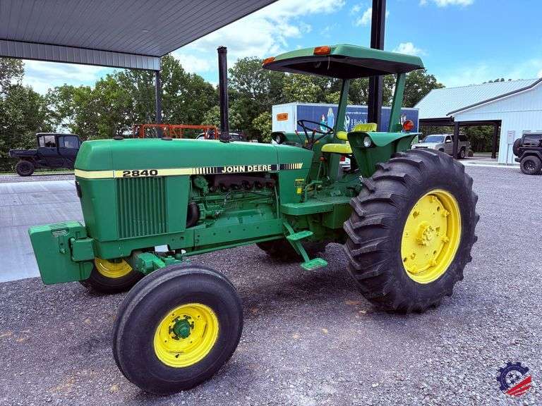 John Deere 2840 Farm Tractor