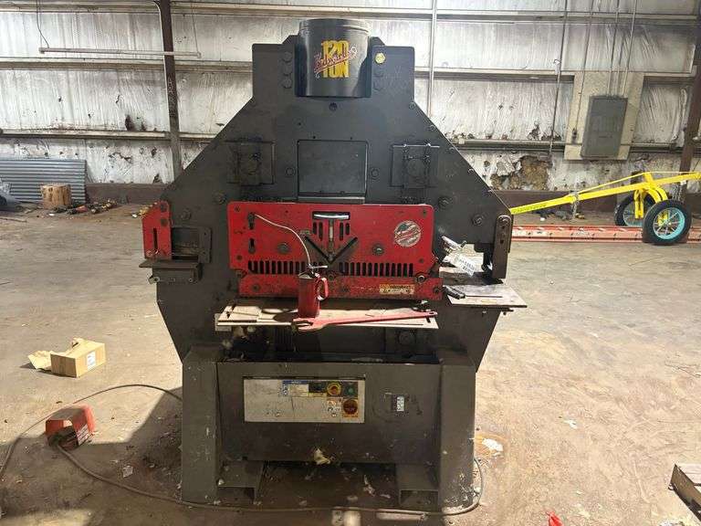 2014 Edwards 120 Ton Jaws V Ironworker, Model IW120