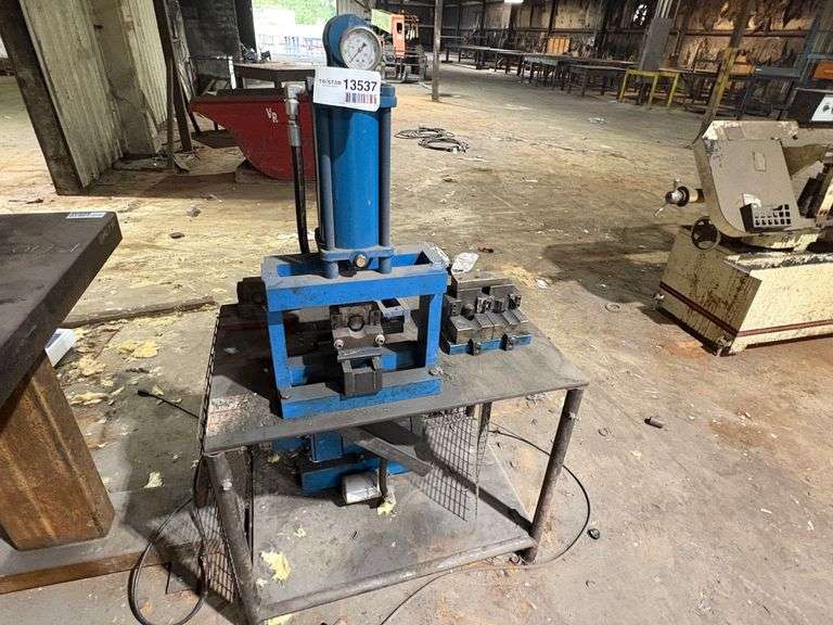 Vogel 25-Ton Hydraulic Tube & Pipe Notching Press with Steel Table