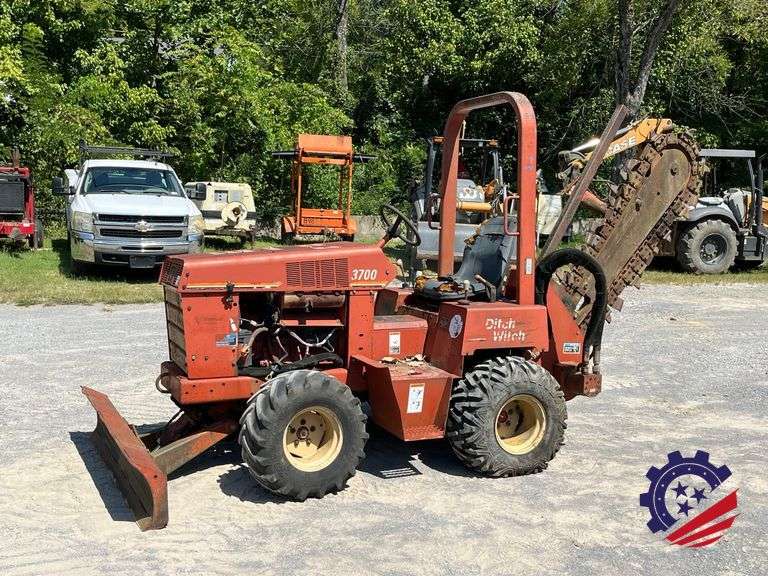 2001 Ditch Witch 3700 DD Rubber Tire Trencher