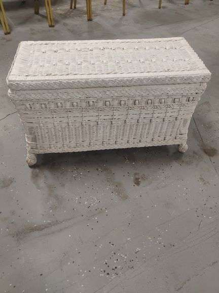 Vintage white wicker footed trunk with lid . 32" wide x 20"tall x 15" deep.