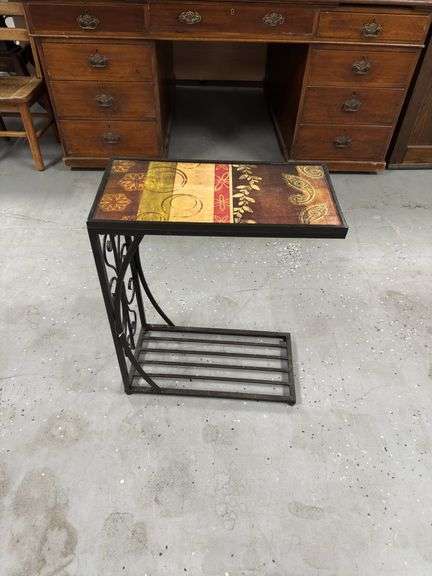 End table. 20x10x24h.