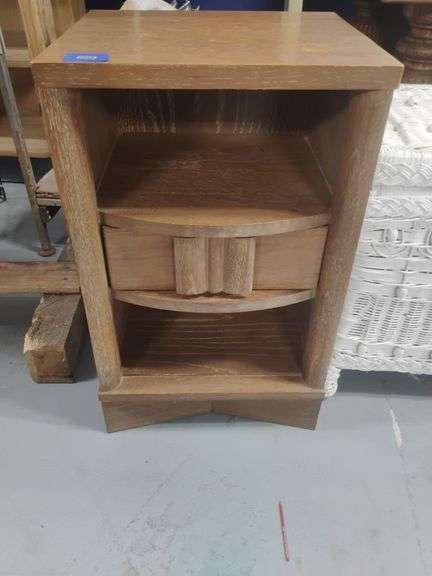 Mid Century Modern, Olive Myers one drawer nigMid Centuryhtstand. Measures 24" tall x 15" wide x 13"