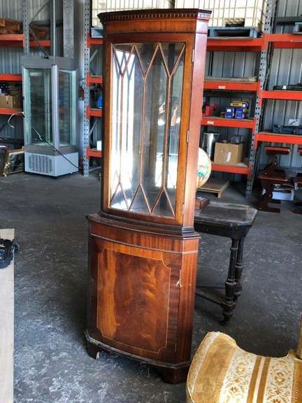 Mirrored Corner Unit