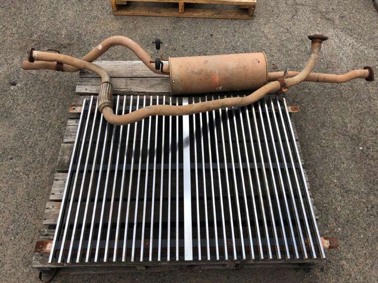 Western Star Truck Bonnet Grill and Hilux Exhaust