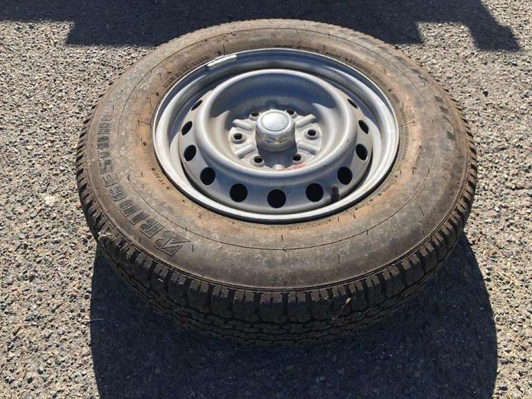 205R16C Tyre and Rim