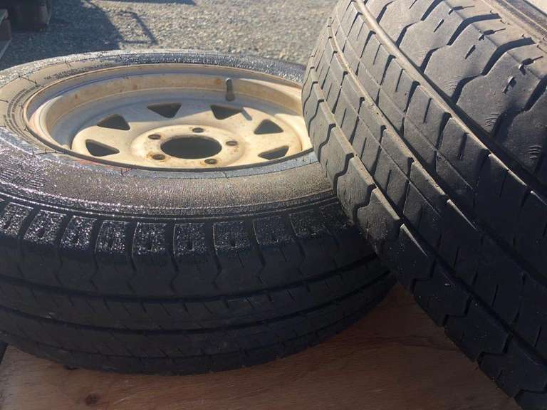 2 x Sunraisier Ford Five Stud 185R14C Tyres and Rims