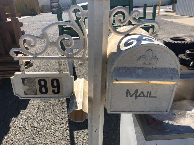 Laundry Sink and Mailbox