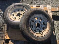 2 x Sunraisier Ford Five Stud 185R14C Tyres and Rims