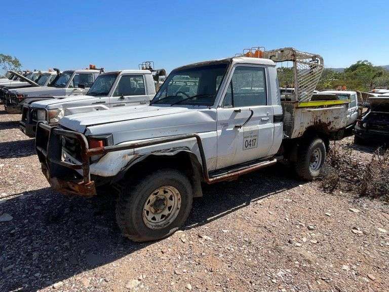 2006 Toyota Landcruiser HZJ79R Utility