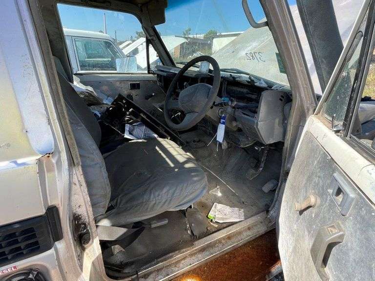 2001 Toyota Landcruiser HZJ79R Utility