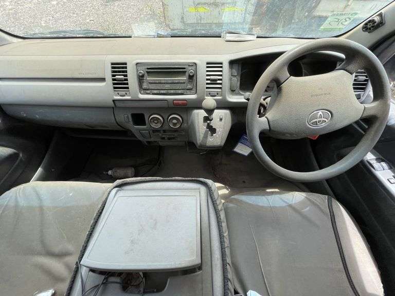 2007 Toyota Hiace 200 Van