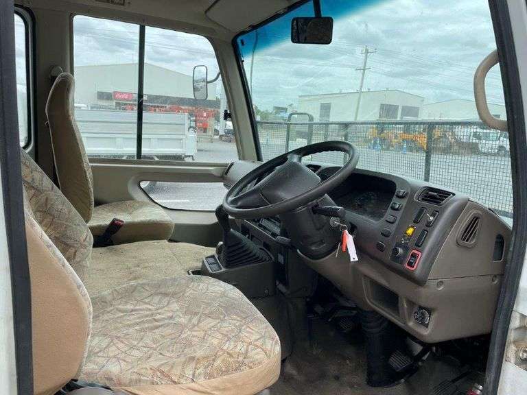 2009 Mitsubishi Fuso 25 Seater Bus