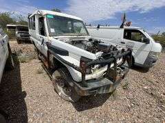 2004 Toyota Landrcuiser HZJ78R Troopcarrier (NO ENGINE
