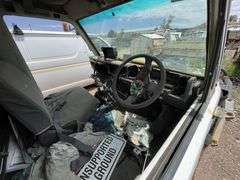 2004 Toyota Landrcuiser HZJ78R Troopcarrier (NO ENGINE
